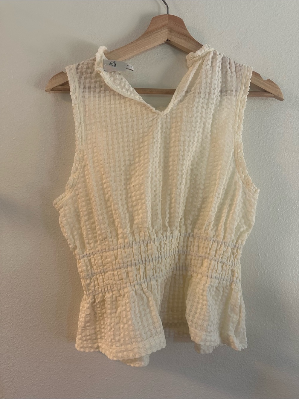 Maeve Cream Textured Smocked Peplum Tank sheer size M - Picture 4 of 6